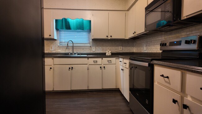 Foto del edificio - 1265 Homer City Way