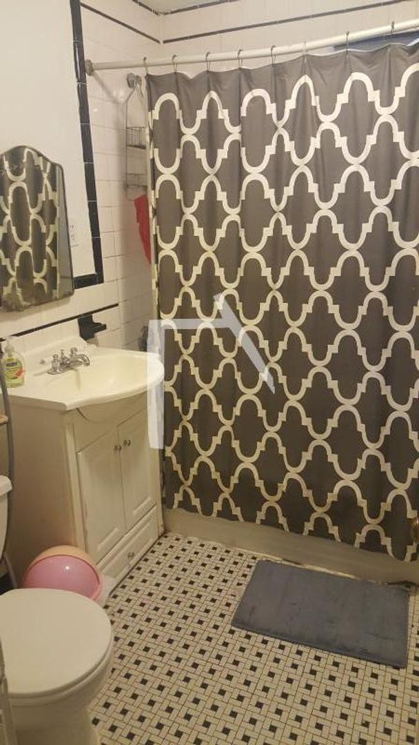 Foto del edificio - Beautiful 3 Bed/ 1 Bath Available 9/1/26