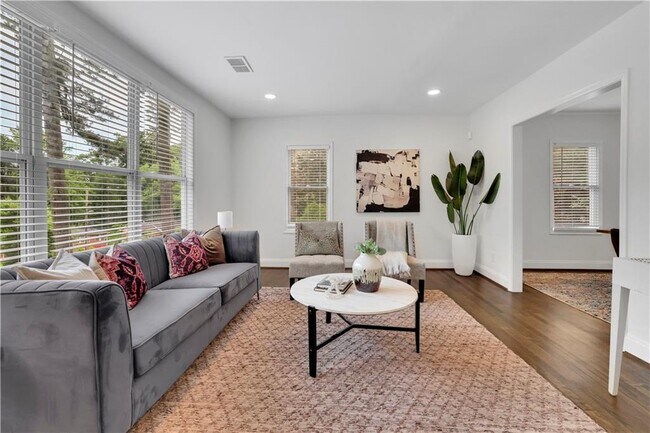 Foto del edificio - 2222 Beecher Cir SW