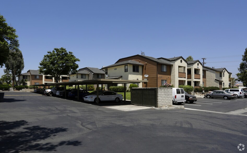 Lincoln Park Apartments Rentals Corona, CA