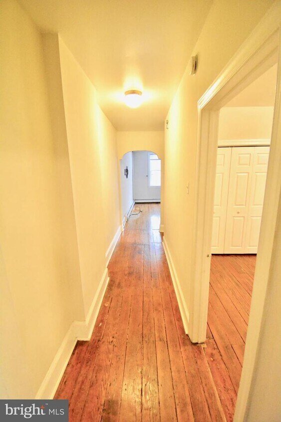 Primary Photo - 3694 Calumet St