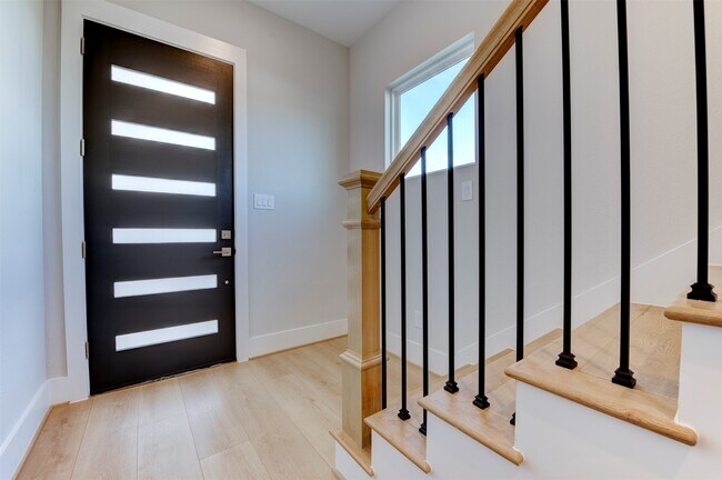 Foto del edificio - 5144 Rosslyn Rd