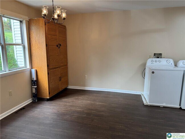 Foto del edificio - 1538 E 8th St