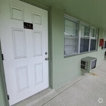 Building Photo - 70 Easthampton C