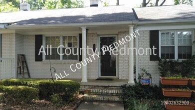 Building Photo - 1544 Pecan Ave