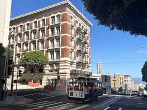 Building Photo - 901 Powell St