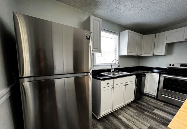 Foto del edificio - Walnut Cove Country Living with 2 Bedrooms, 1 Bath & Huge Bonus Space