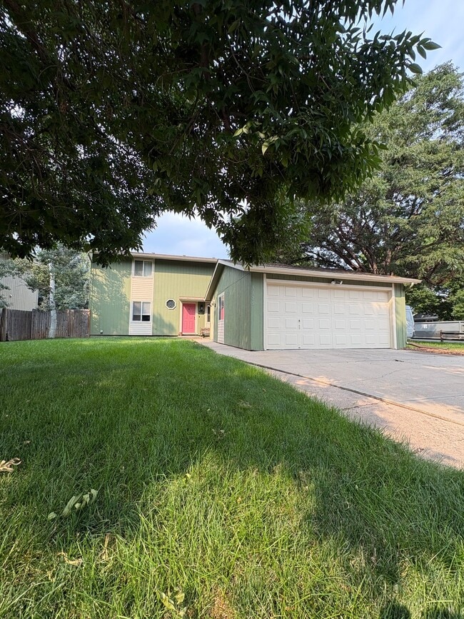 Building Photo - 3325 Birmingham Dr