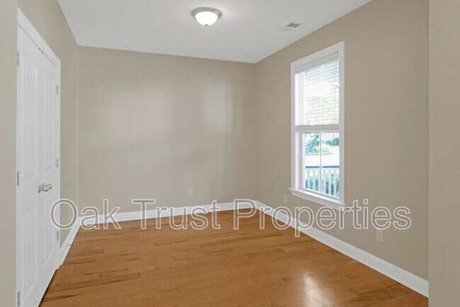 Foto del edificio - 5185 Celtic Dr