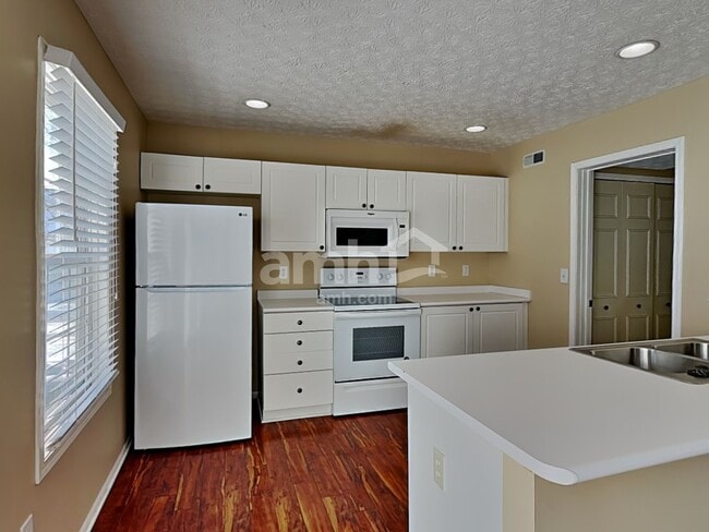 Building Photo - 2480 Bloxom St