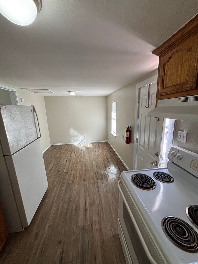 Foto del edificio - 446 S Texas Ave