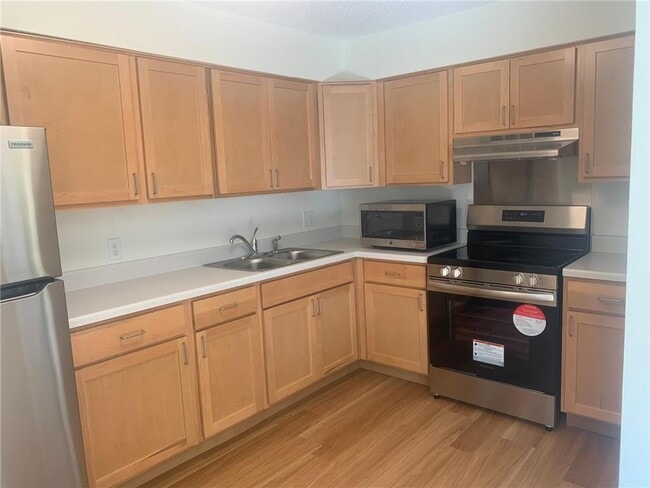 Building Photo - 801 W 5th St