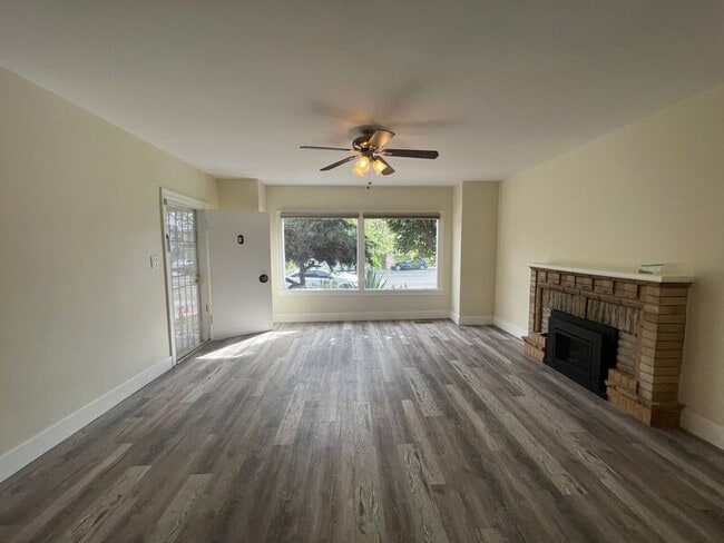 Foto del edificio - 3226 Fernside Blvd