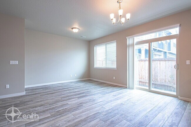 Building Photo - 1308 NE 82nd Dr
