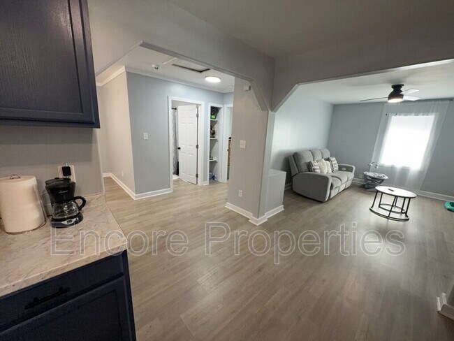 Building Photo - 1614 Murchison Rd