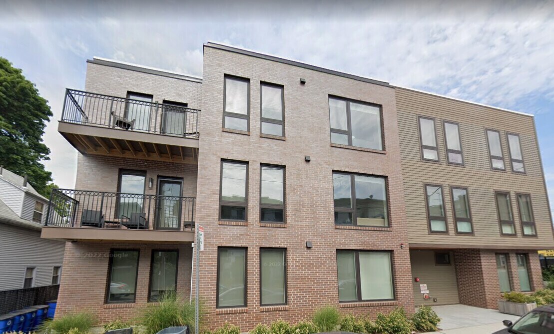 Building Photo - 9 Glencoe St