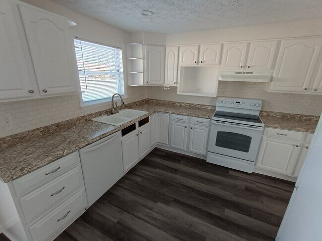 Cocina - 904 Leslie Ct