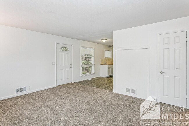 Foto del edificio - 1422 Cloverdale Dr