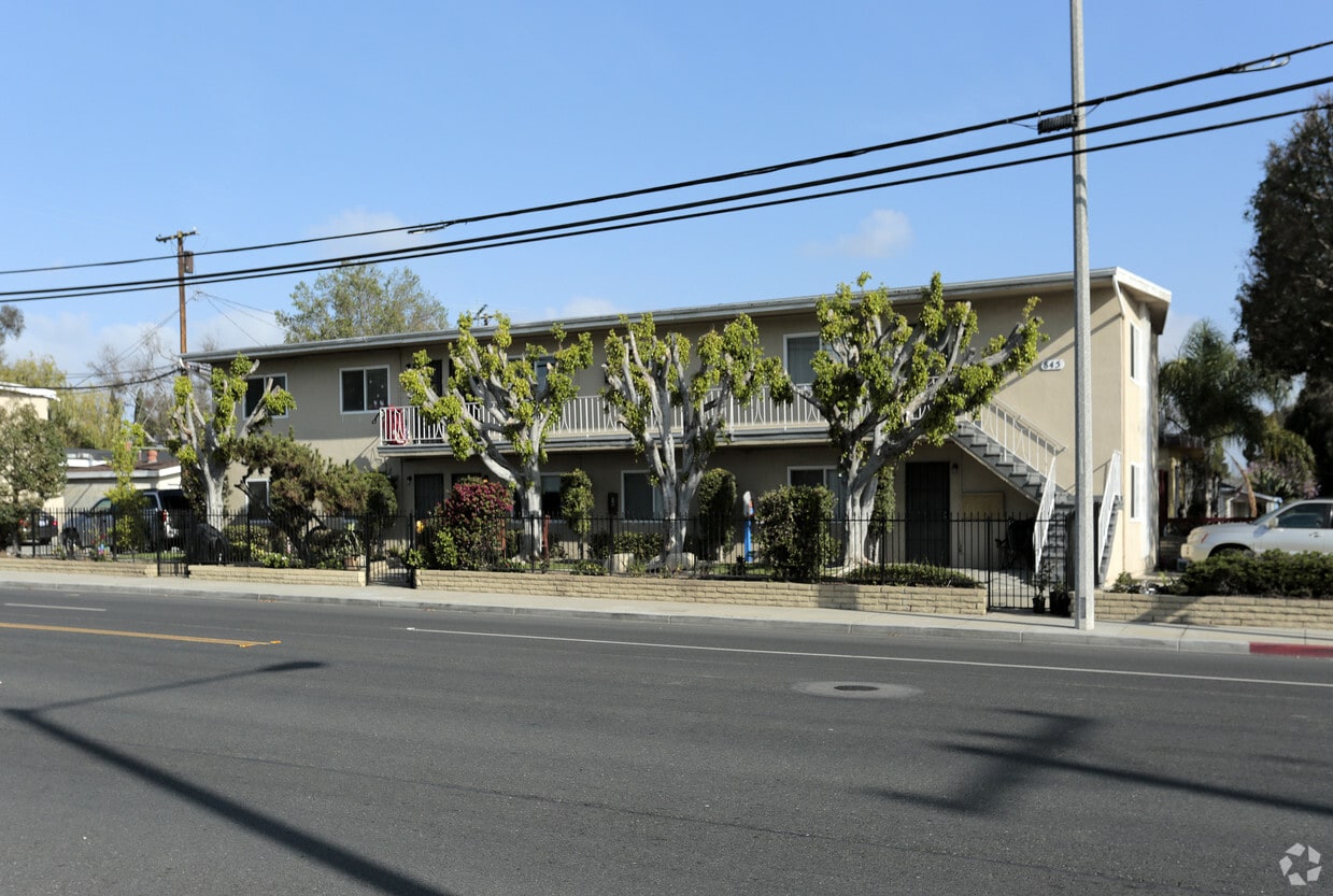 Primary Photo - 845 E Wardlow Rd