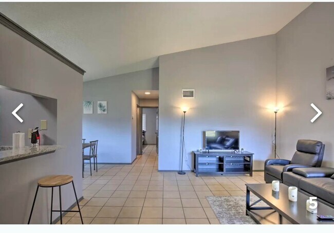 Foto del edificio - 5210 Meadow Rise St