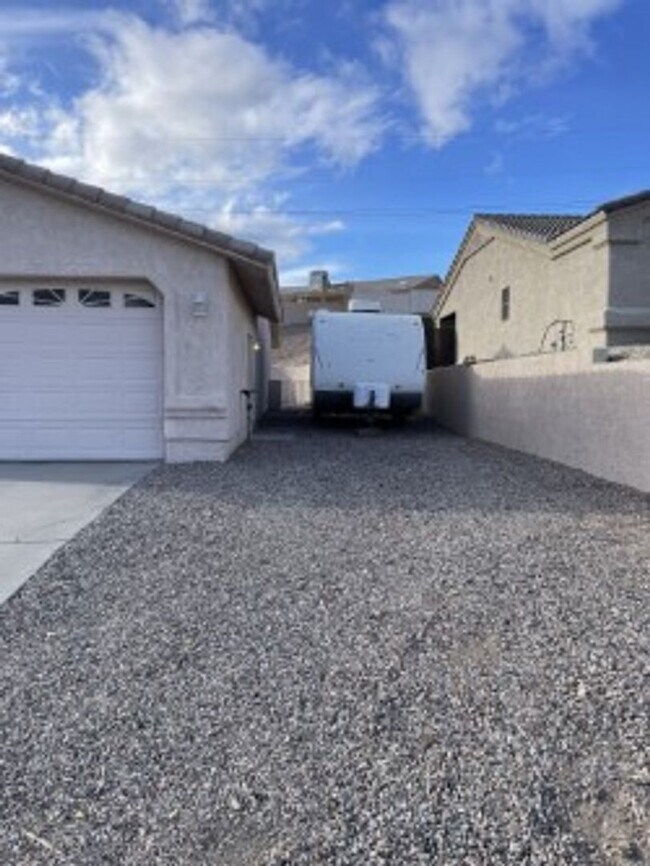 Building Photo - Welcome to 3215 Thundercloud Drive