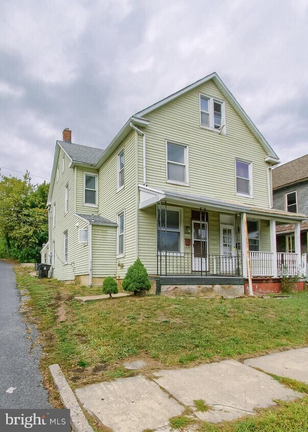 2028 Berryhill St, Harrisburg, PA 17104 Townhome Rentals in