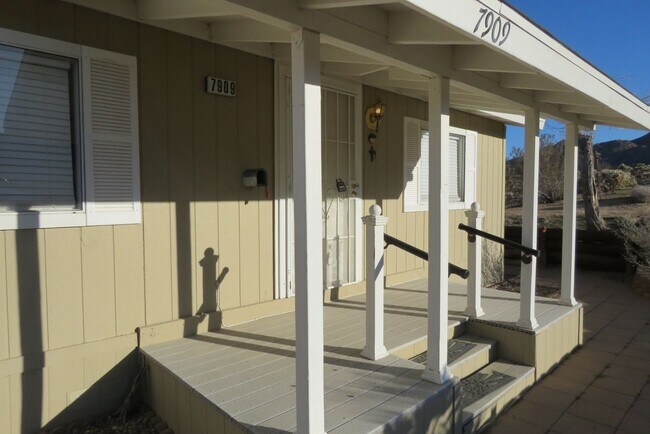 Foto del edificio - Quiet with Great Views! Available 11/1/25!