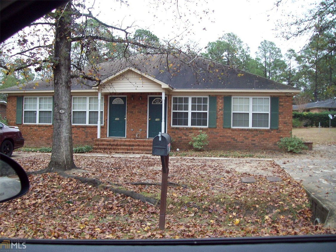 Primary Photo - 105 Simmons Rd