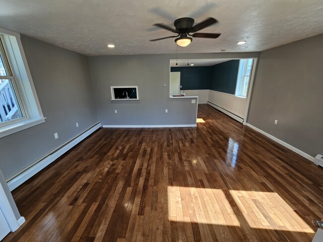 Building Photo - 307 Sunset Dr