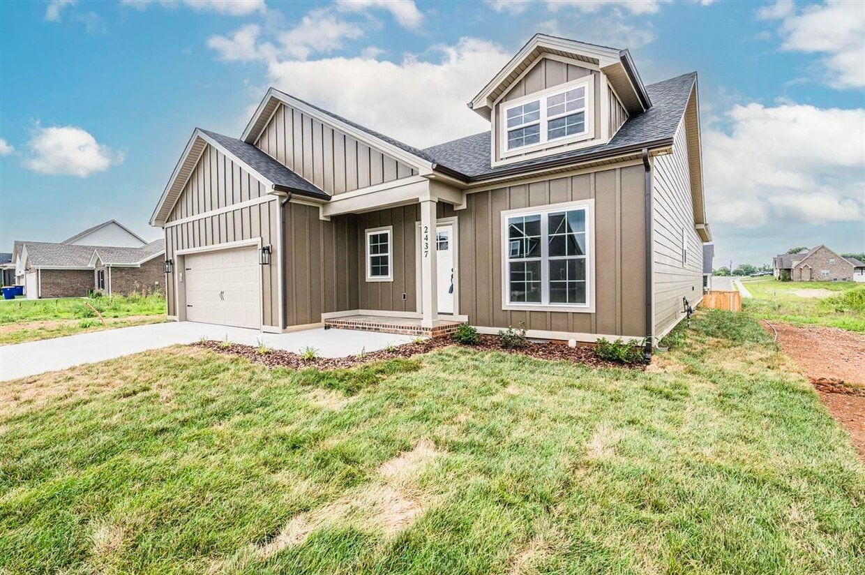 Foto principal - 2437 Topeka Rd