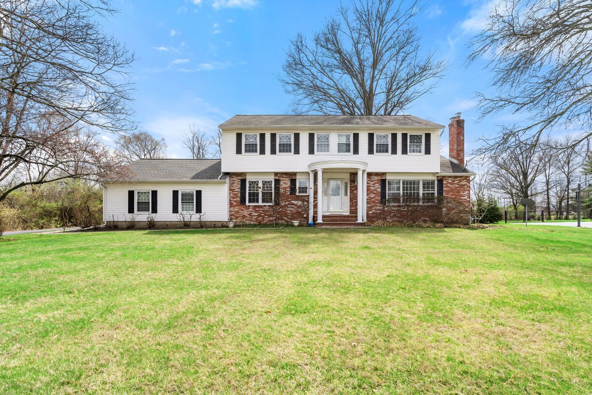 Foto principal - 10 Monroe Ct