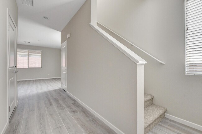Building Photo - 9655 Sunstone Sparkle Ave