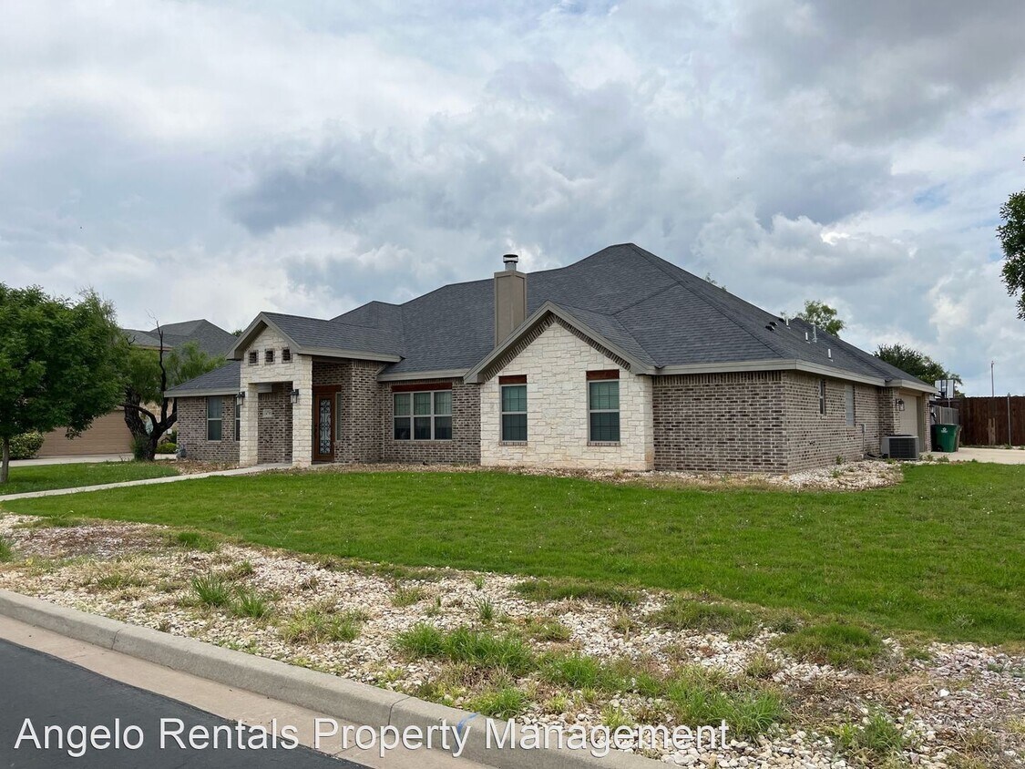 Foto del edificio - 4 br, 3 bath House - 4701 Royal Troon Dr