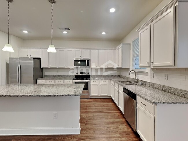 Foto del edificio - 109 Fairway Dr