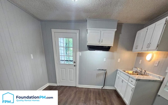 Building Photo - 433 Dixie Rd