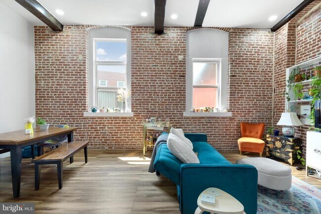 Building Photo - 2045 Trenton Ave
