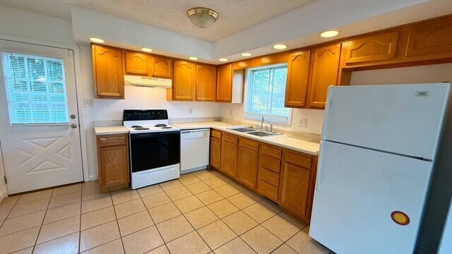 Foto del edificio - WEST SIDE 4 BEDROOM RANCH AVAILABLE NOW!