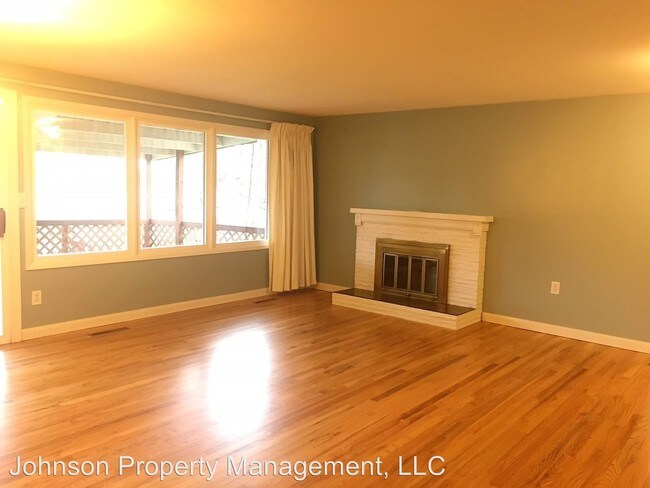 Building Photo - 3005 W Holyoke Ave