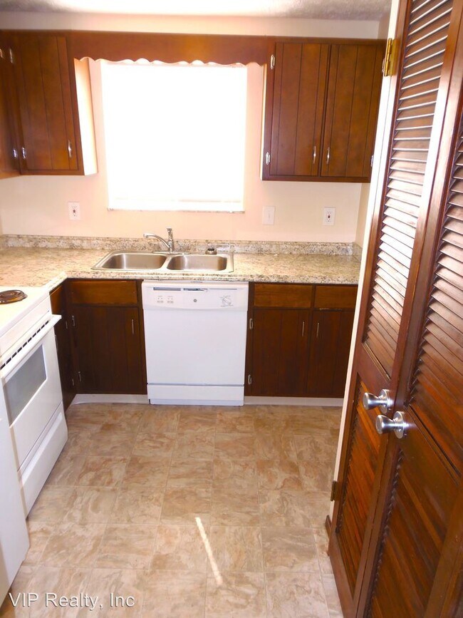 Foto del edificio - 2816-2820 Steele Ave