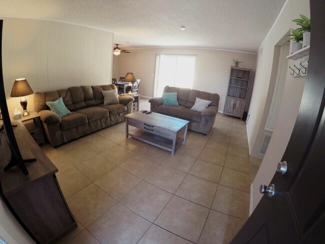 Foto del edificio - 4122 Lewis St