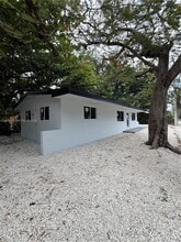 Building Photo - 3220 Plaza St