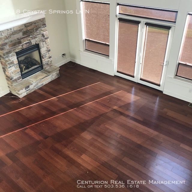 Foto del edificio - 418 Crystal Springs Ln N