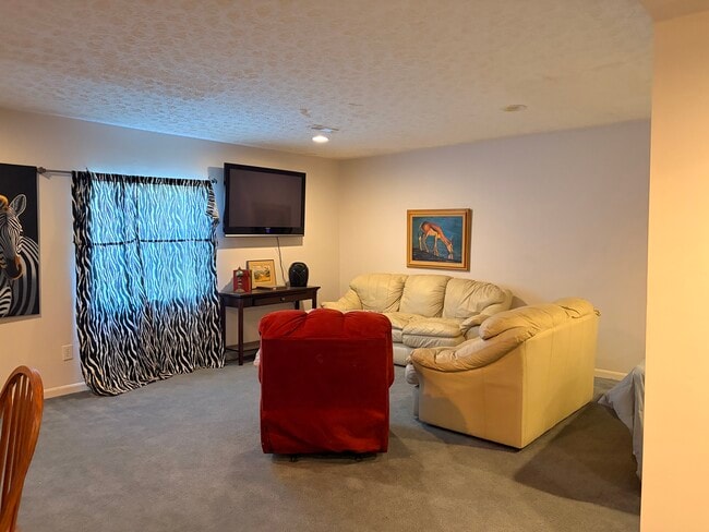 Building Photo - 1111 Waverly Dr