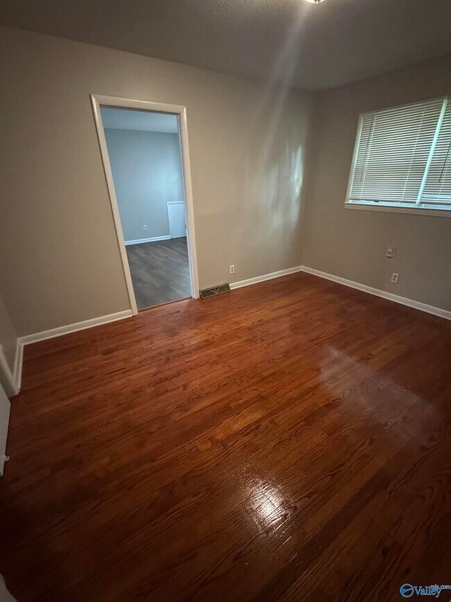 Foto del edificio - 2801 Penland Ave NW