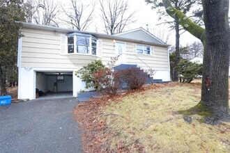 Building Photo - 11 Olin Dr