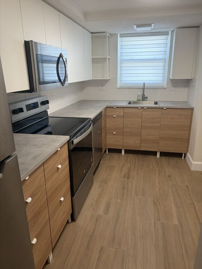 Foto del edificio - 2250 S Palmetto Ave