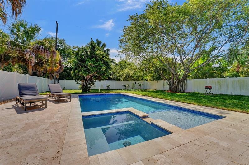 Foto principal - 822 NW 6th Ave