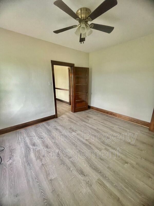 Building Photo - 1505 Fleck St