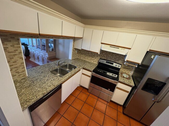 Foto del edificio - 15710 E Waterside Cir