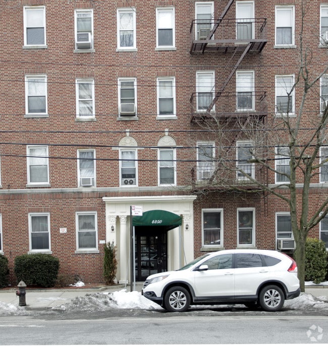 4250 Van Cortlandt E Bronx, NY 10470 Rentals Bronx, NY
